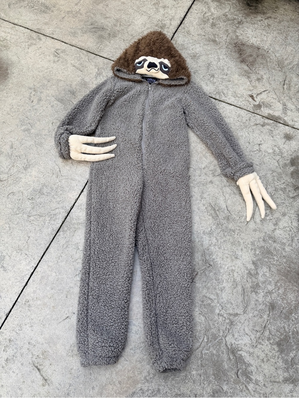Funzie Onezie Sloth
Costume Size Large - Fuzzy Adult Animal
Onesie